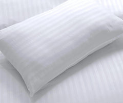 Hotel quality microfiber bedding set with lightweight, fade-resistant fabric