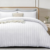 White striped Duvet cover with pillowcases and a fitted sheet
